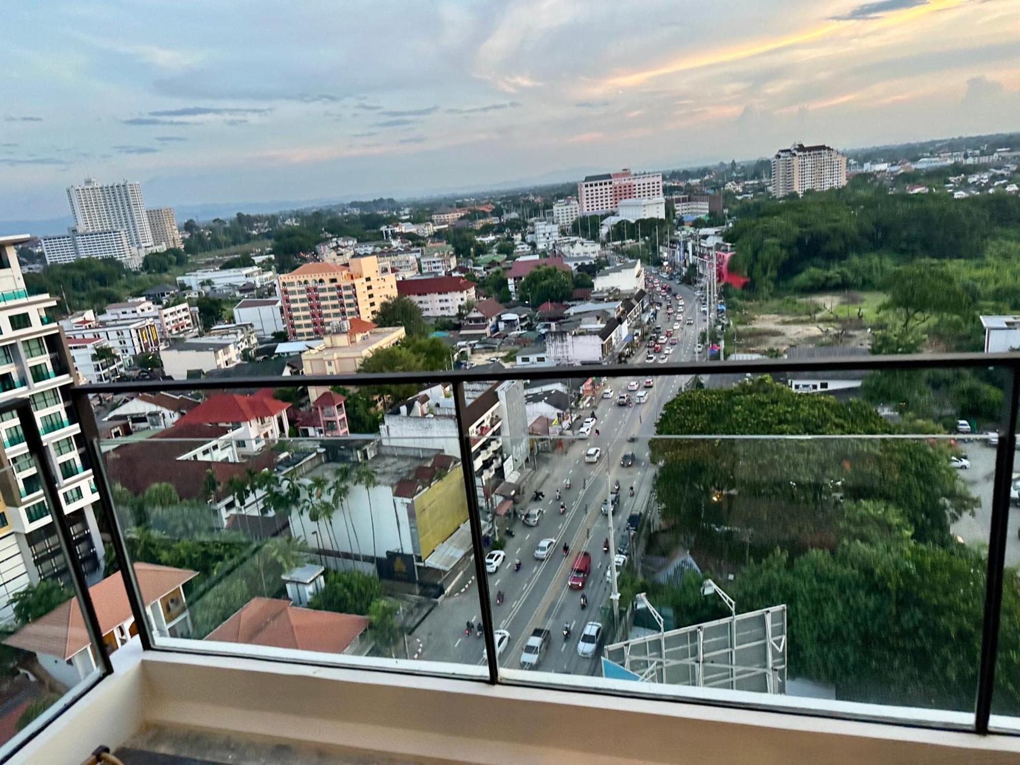 Astra Sky River Paronama Pool Luxury Changklan Chiang Mai Room photo